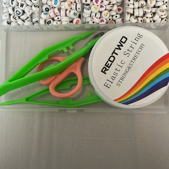 NWOT Clay Bead Bracelet Making Kit - Picture 4 of 7